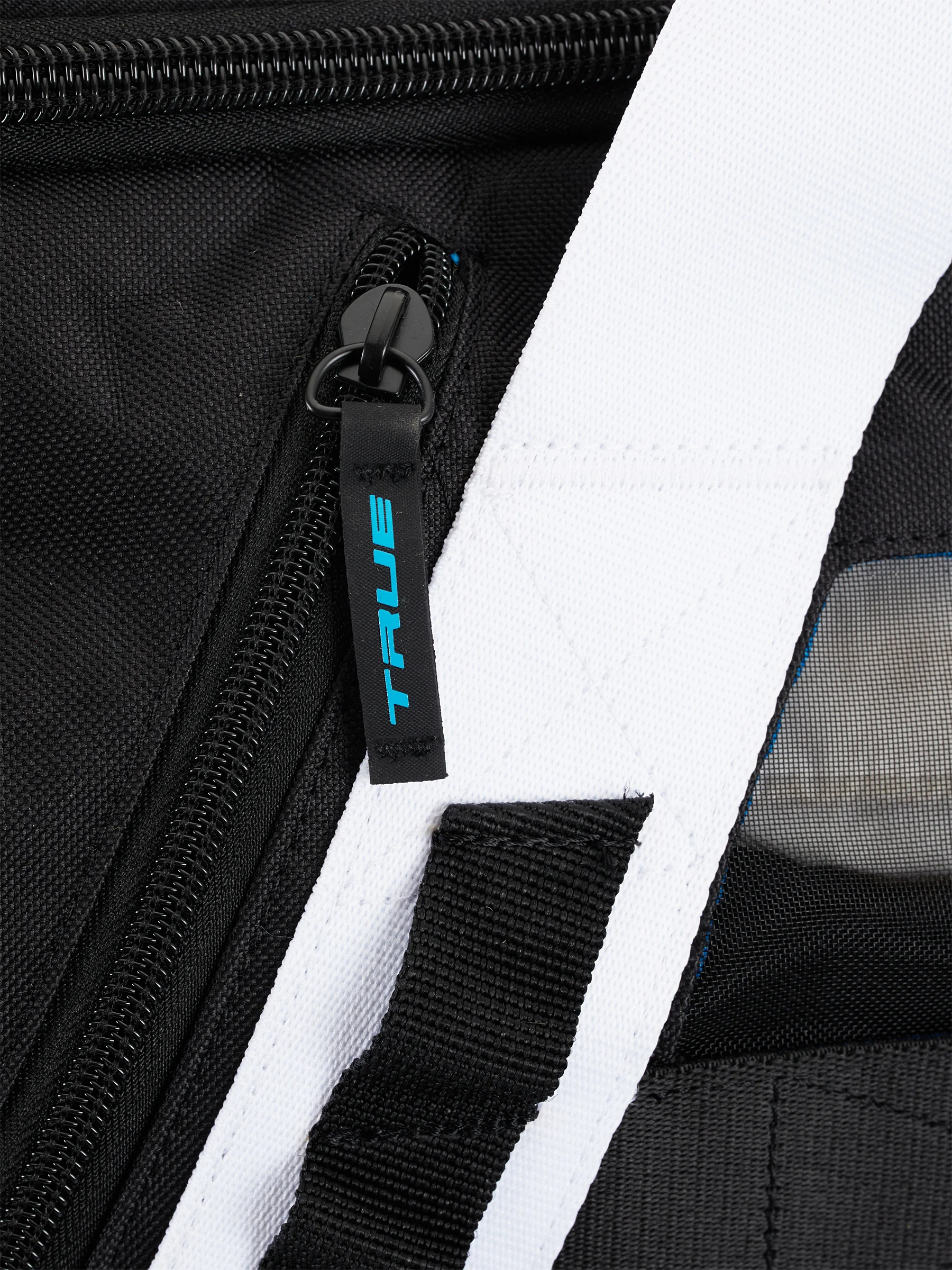 true-hockey-equipment-bag-elite-carry-36-5